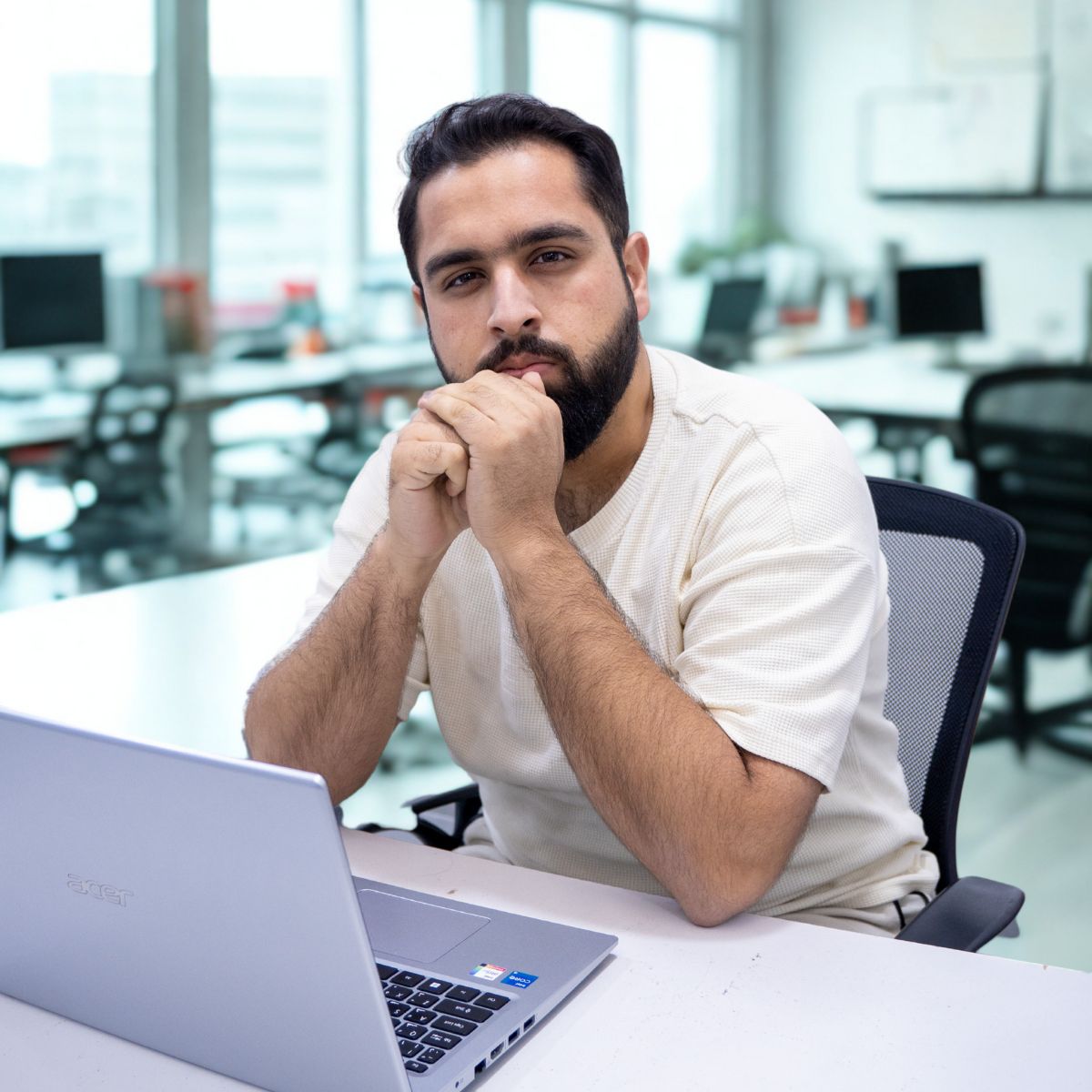 Bilal Bin Yousaf – Digital Marketing Expert Headshot in Dubai